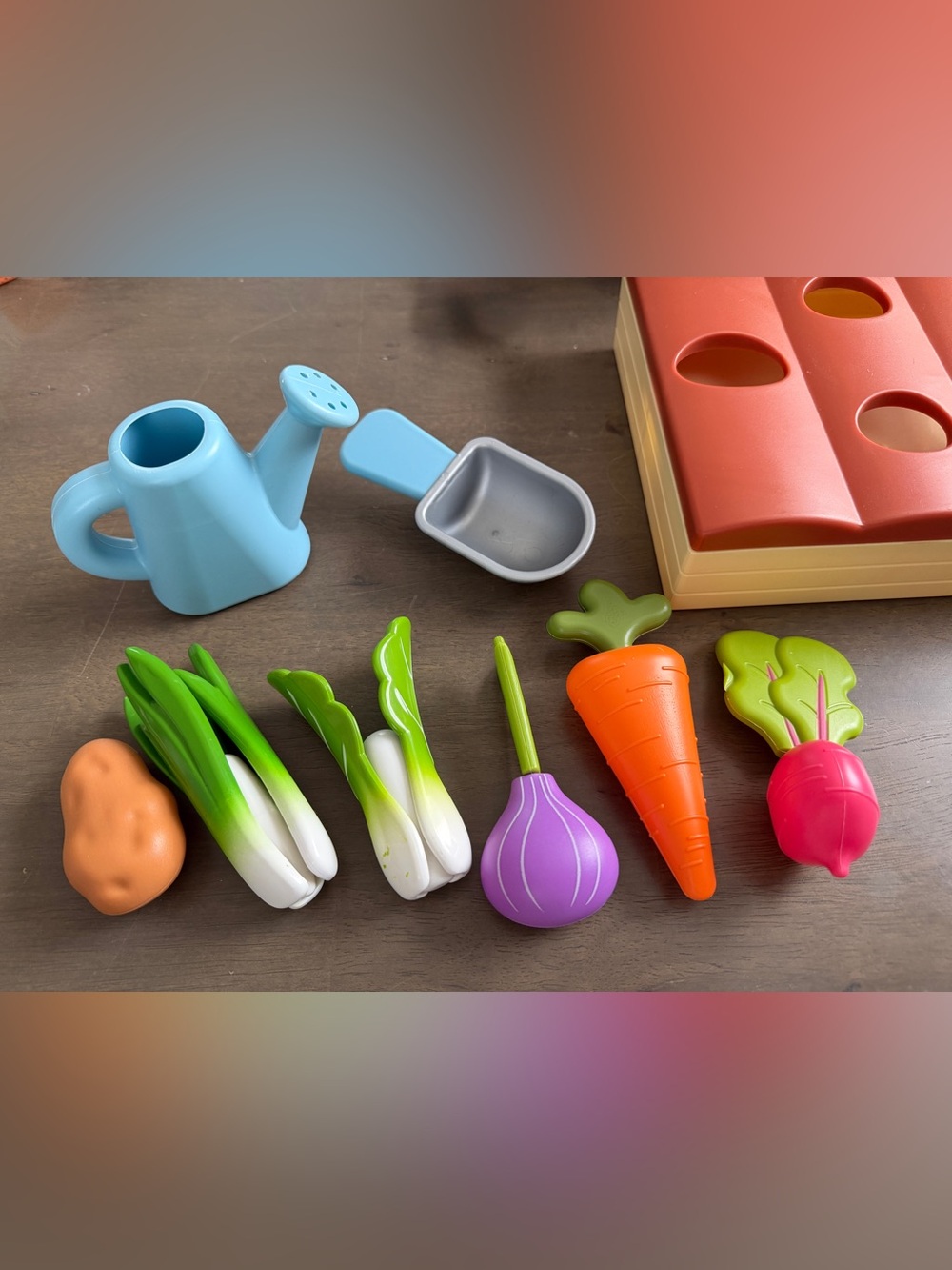 Crescent Toy Garden Playset Vegetable Harvest w/ Watering Can & Scoop 3+ 2024 - Picture 5 of 9